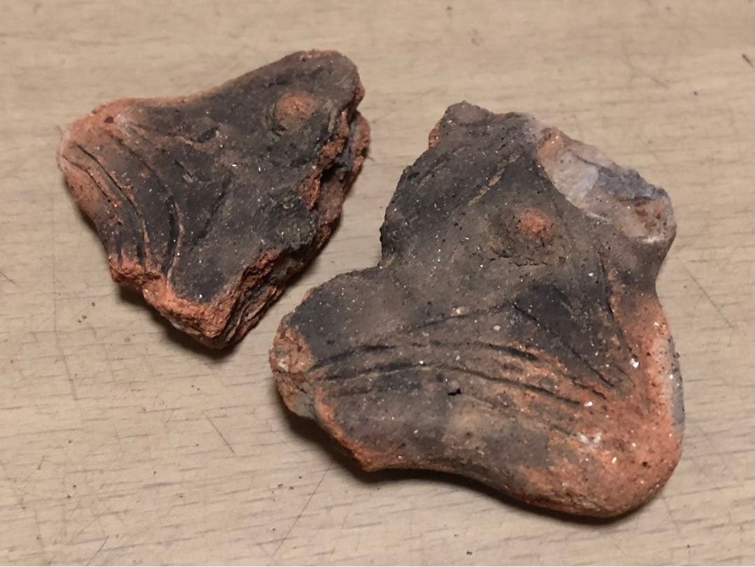 「板状土偶の破片」です。