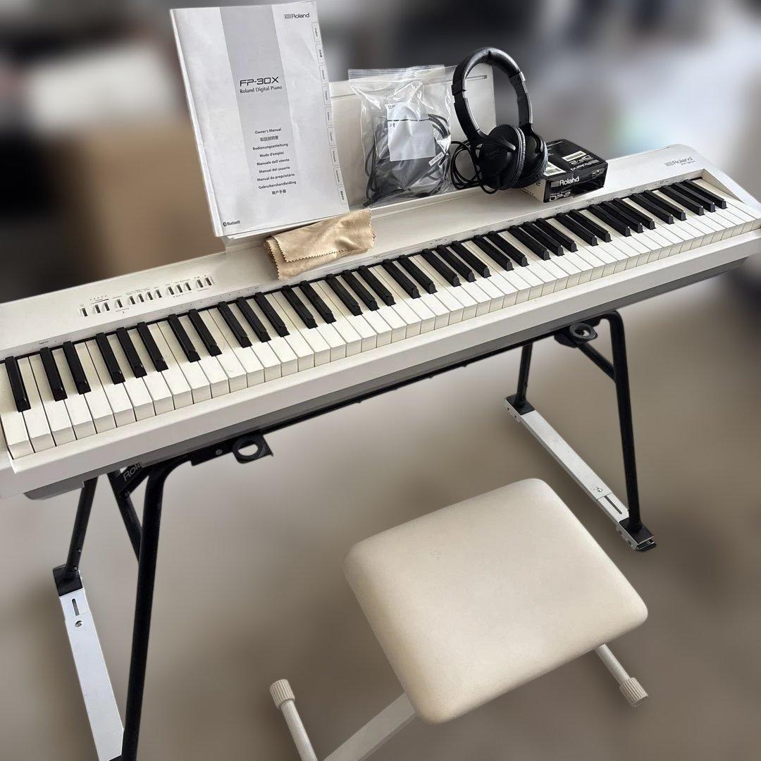 美品　ROLAND　FP-30X WH　21年製　電子ピアノ　台　チェア　セット