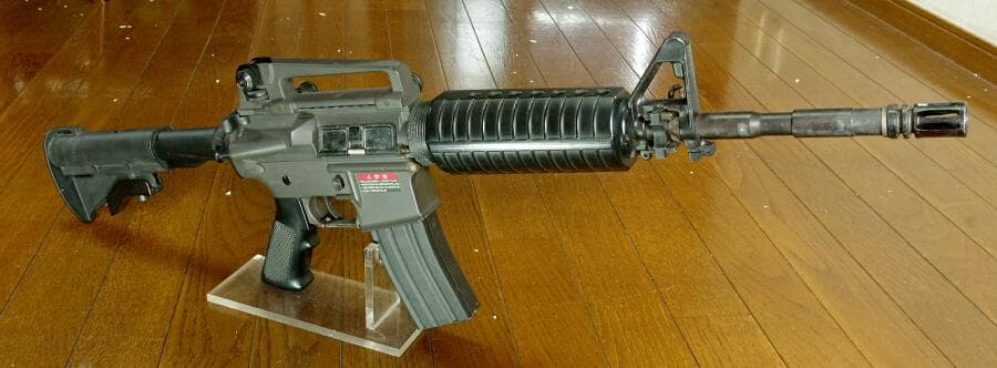 東京マルイ コルト M4A1カービン 300連射マガジン付き