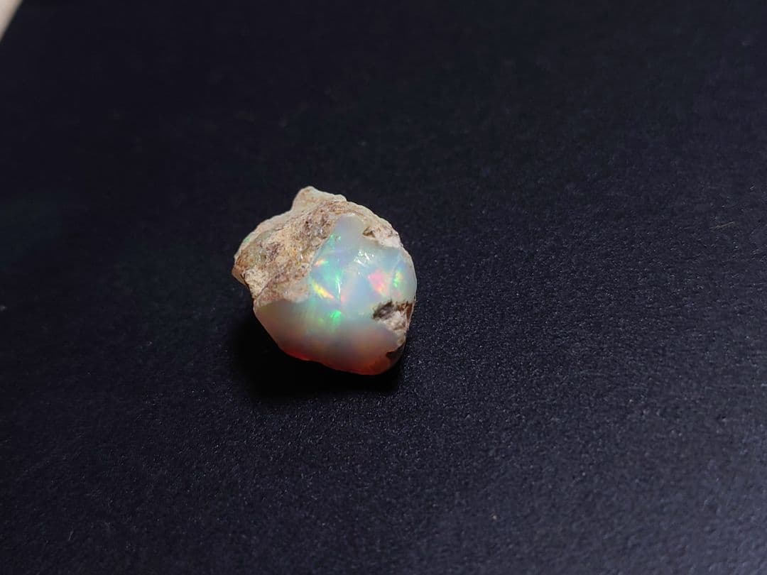 プレシャスオパール 原石 多色　ジュエリー　グレード　エチオピア　鉱物