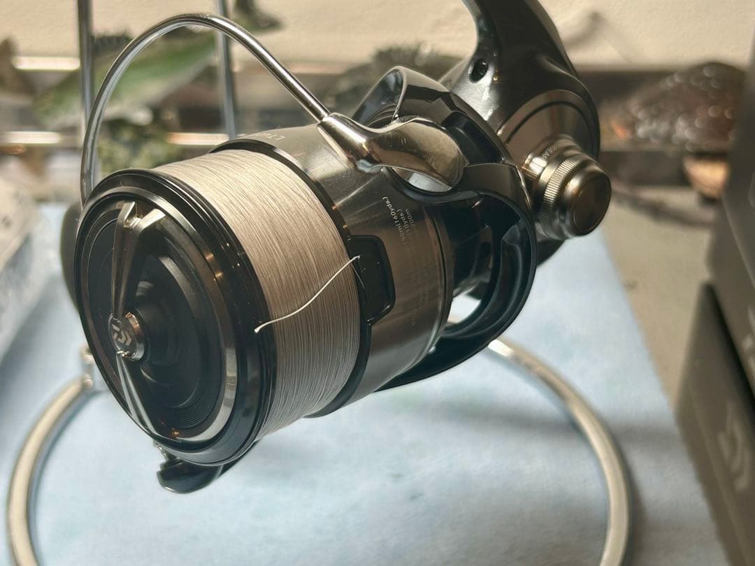 実釣未使用 フルベアリング 24セルテートLT4000-CXH スペアスプール付