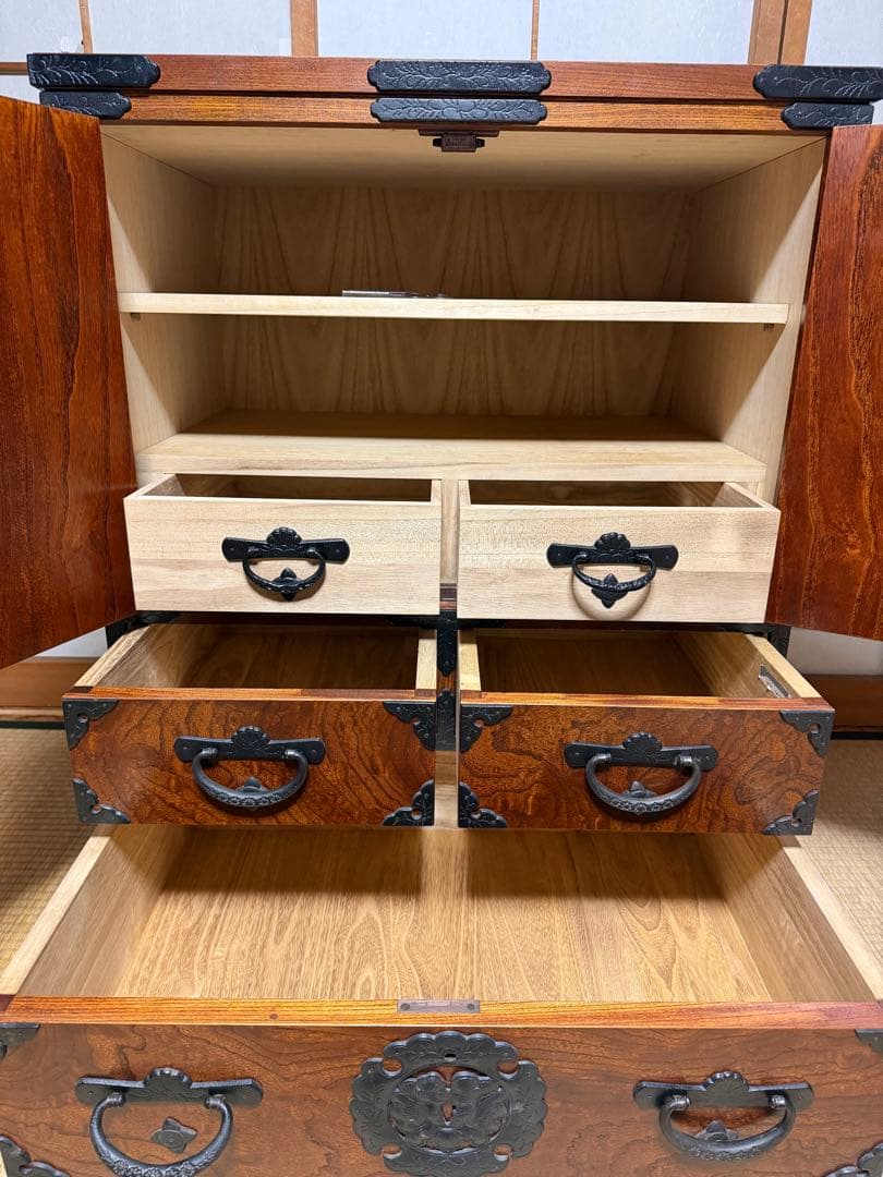 和箪笥 アンティーク たんす伝統的な日本の木製タンス