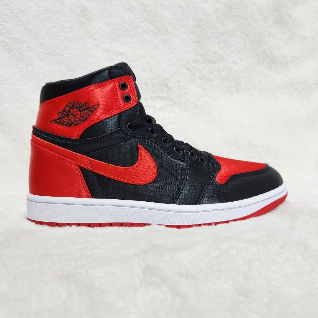 NIKE エアジョーダン 1 レトロ ハイ OG SATIN BRED