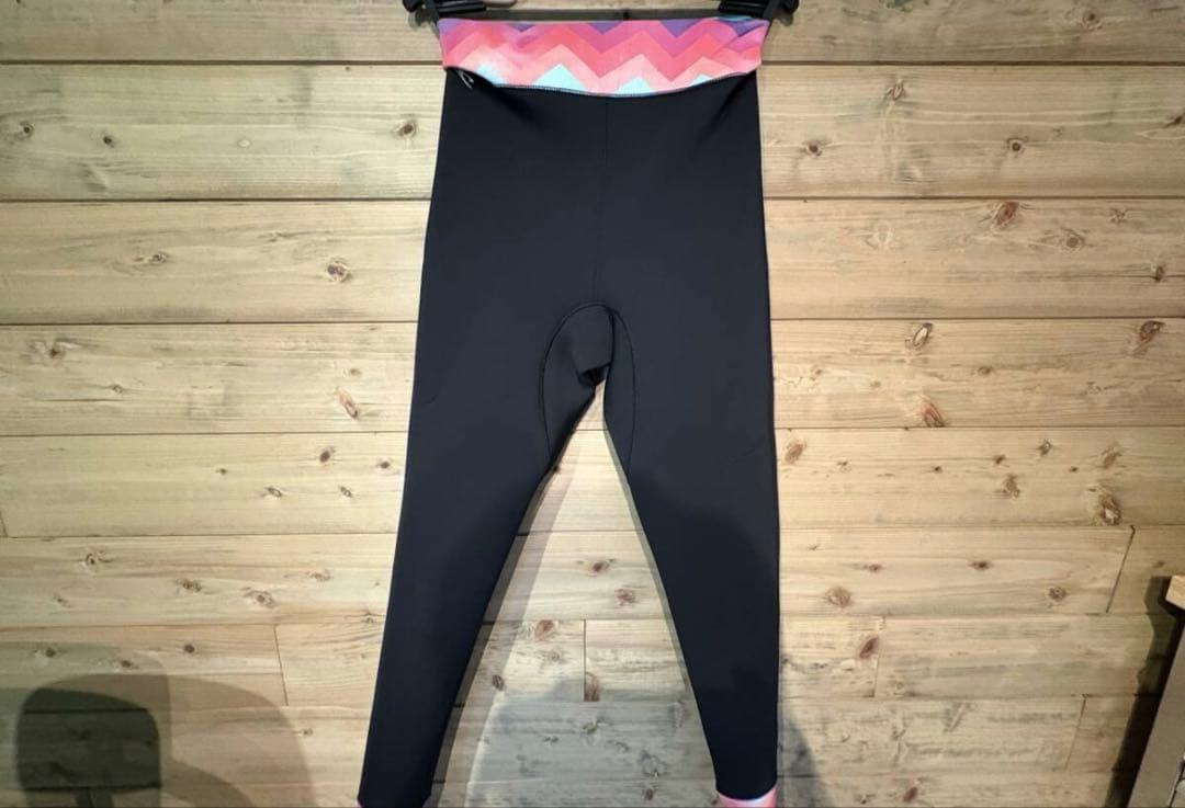 ロングスリーブウェットスーツ ブラック/マルチカラー