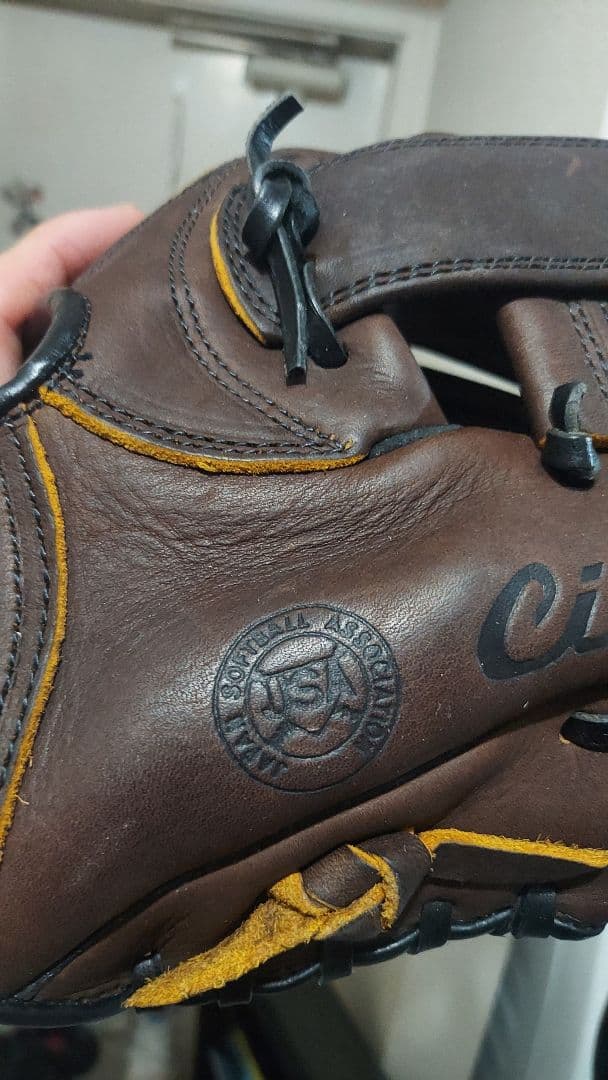 レトロなグローブ　大人用　ミズノ