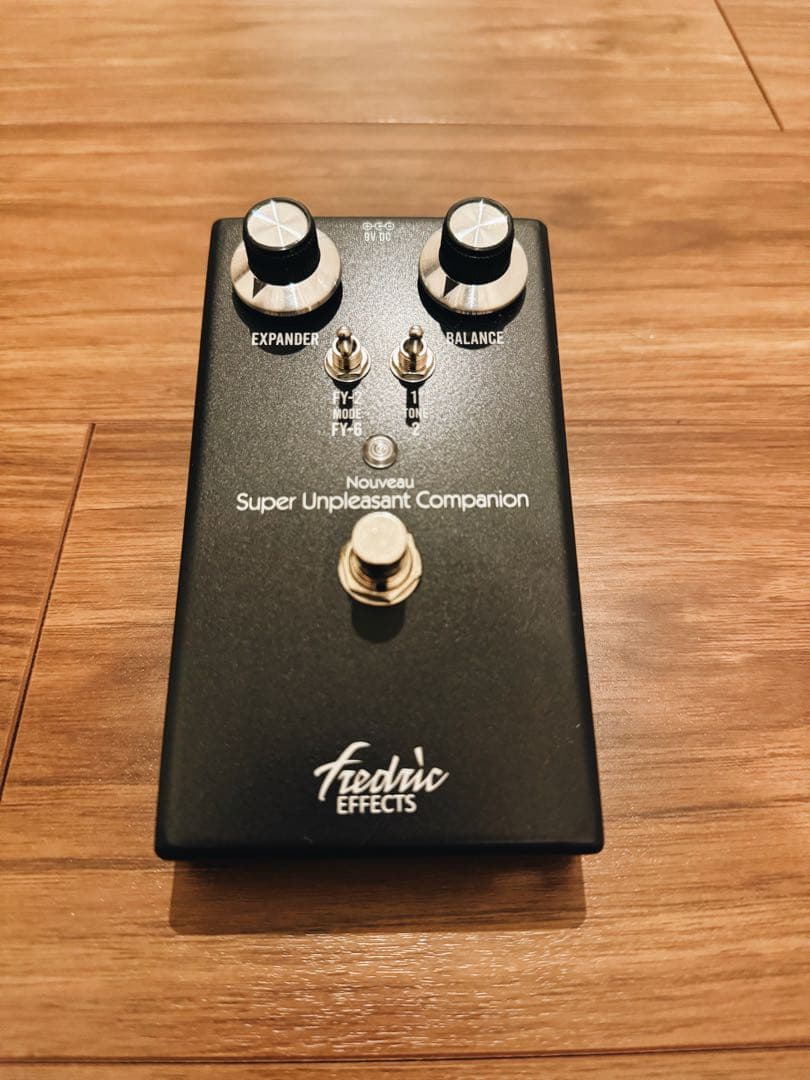 ギター Fredric Effects Super Unpleasant Fuzz