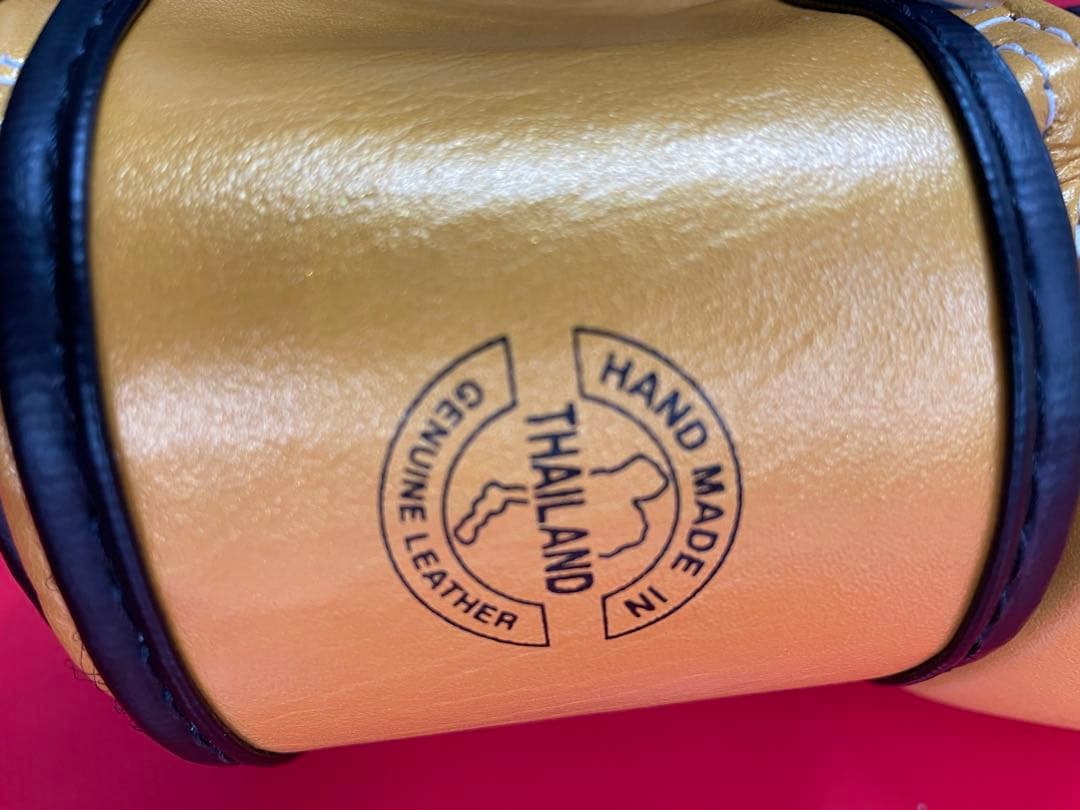 新品　未使用　Fairtex ボクシンググローブ 16oz ゴールド