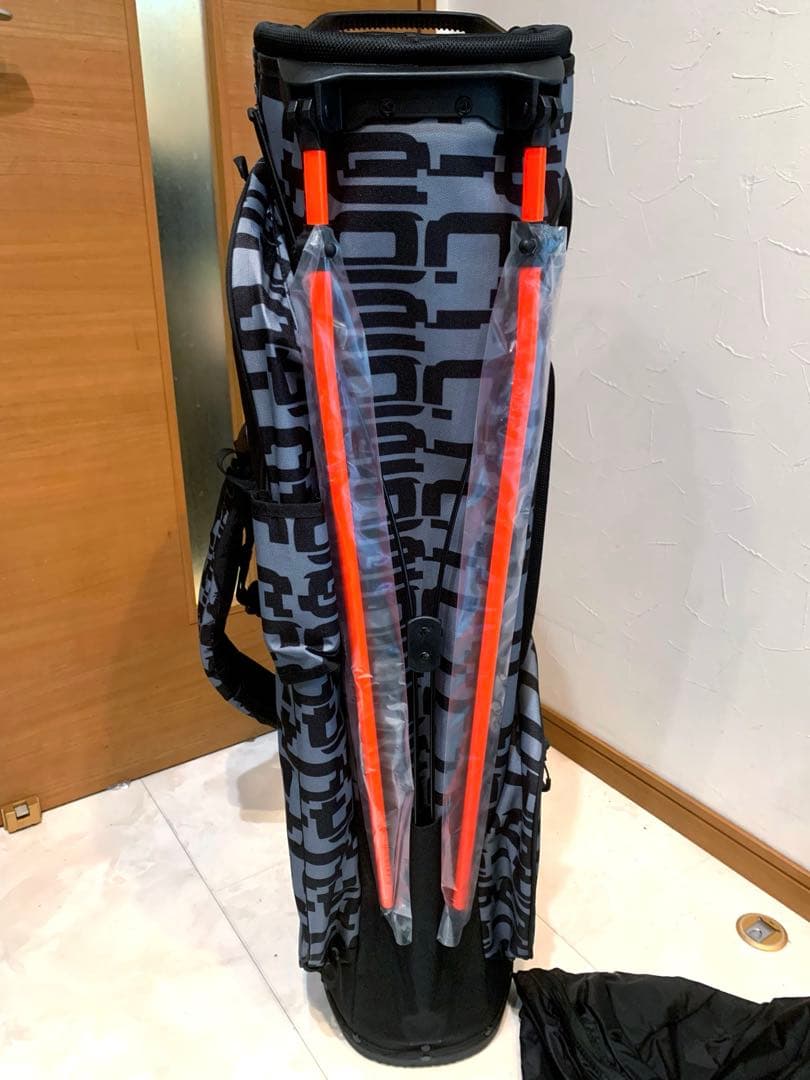 希少　非売品　新品未使用　テーラーメイド　アウディ　スタンド　キャディバッグ