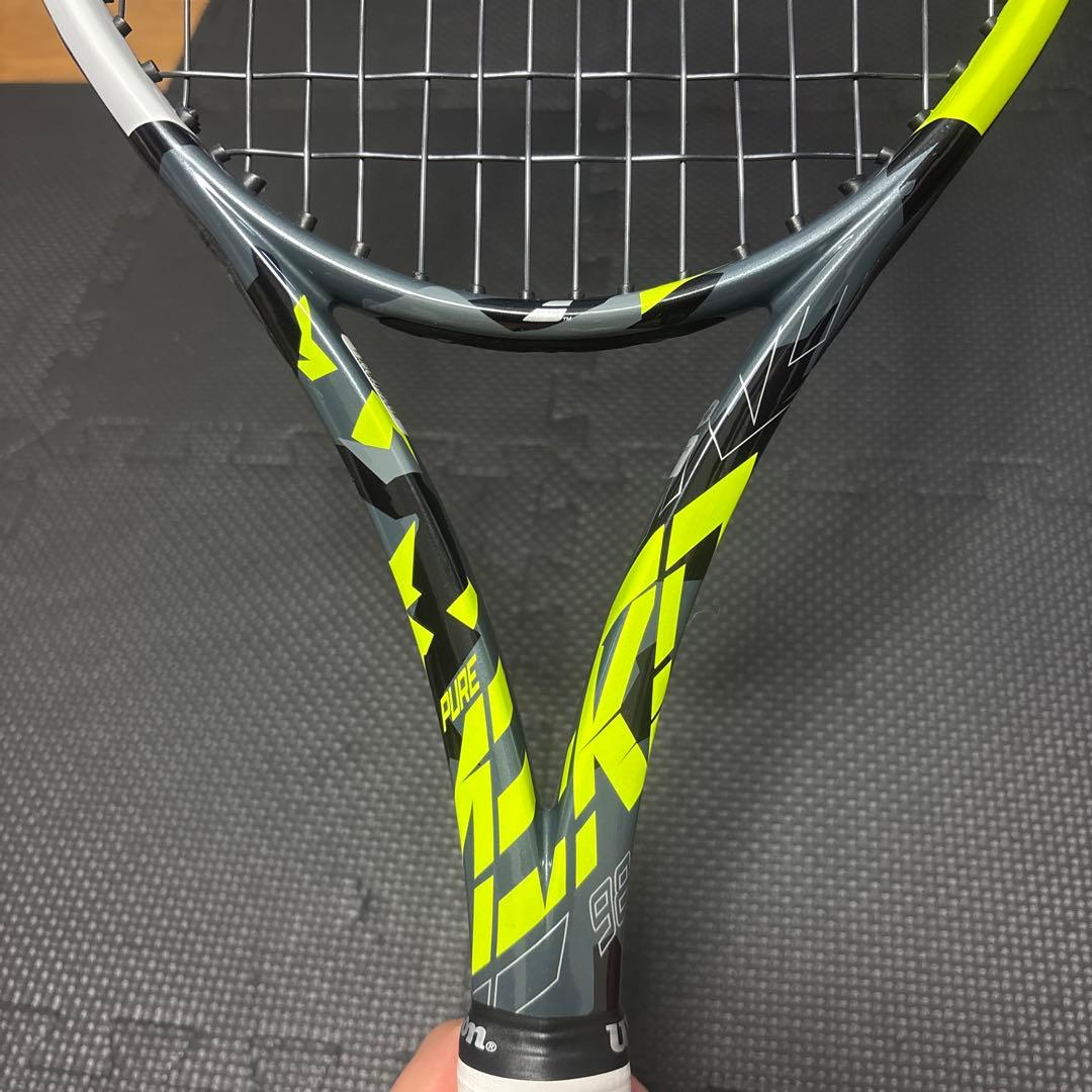 バボラ　ピュアアエロ98 硬式テニス　ラケット