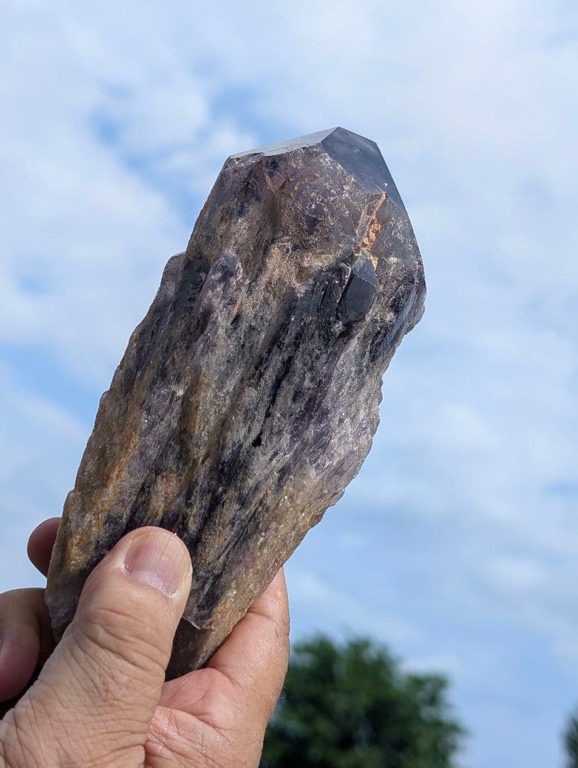 812gアメジスト【邪気払い神器】アテナ紫骨　骨幹水晶　原石NO.3