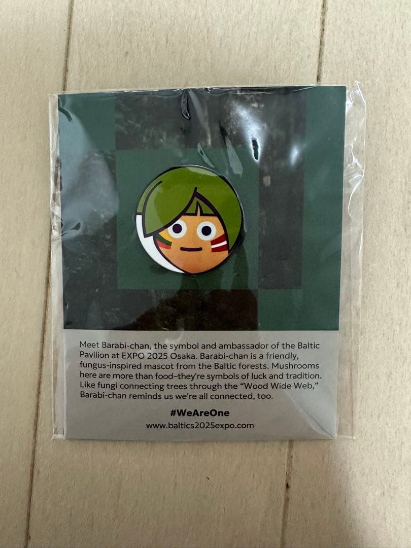 万博　バルト館 バラビちゃん　ヤシの木　ピンバッジ