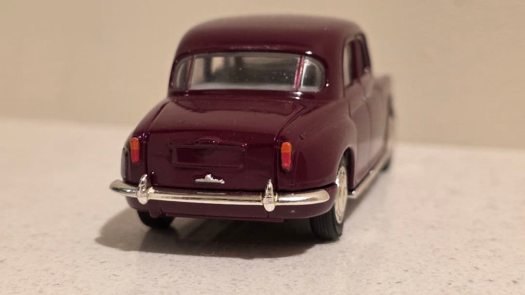 レア　Rover P4 ワインレッド 1:43 Vanguards