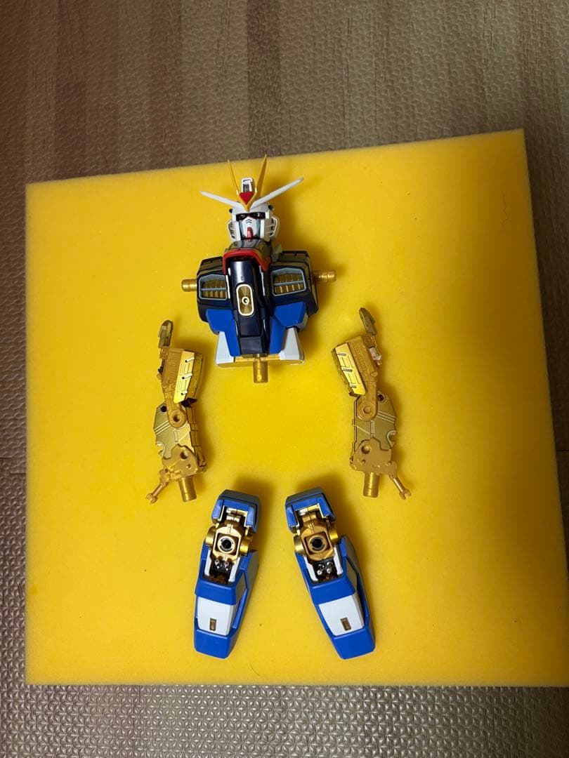 PGストライクフリーダム　一部組み立て