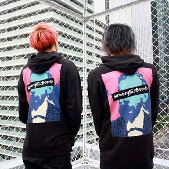 Amaryllis×the testのコラボパーカー