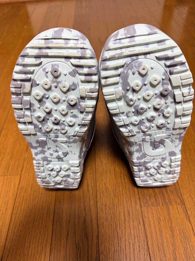 2回着用バートン　23センチBOAシステム キッズ用スノーボードブーツ グレー