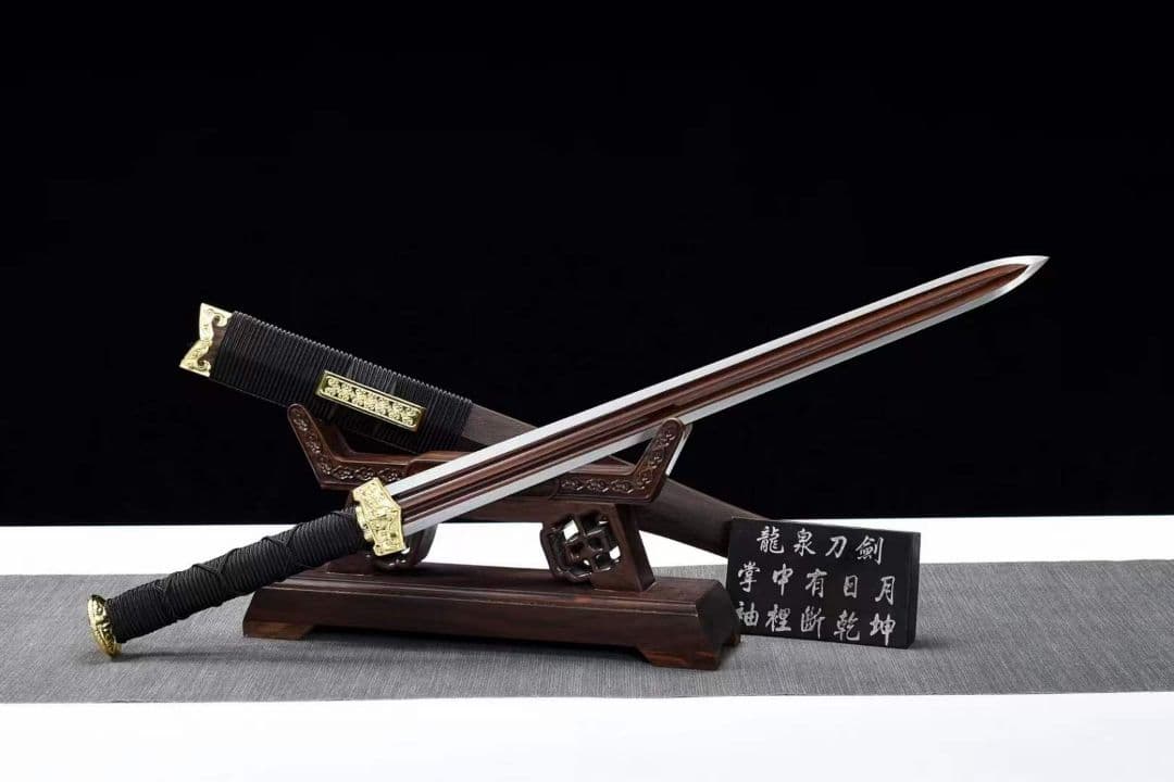 金色の赤壁剣20230560古兵器 武具　刀装具　日本刀　模造刀 居合刀