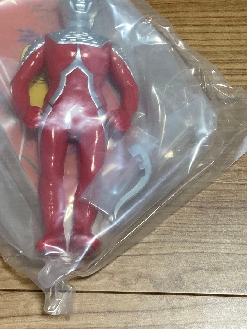 【ハンサムタロウエム】ウルトラセブン/墓場の画廊別注シルバーVer. ソフビ