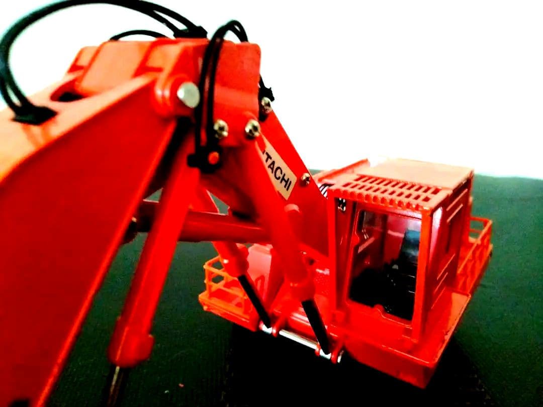 【美品・絶版】油圧ショベルカー HITACHI UH801