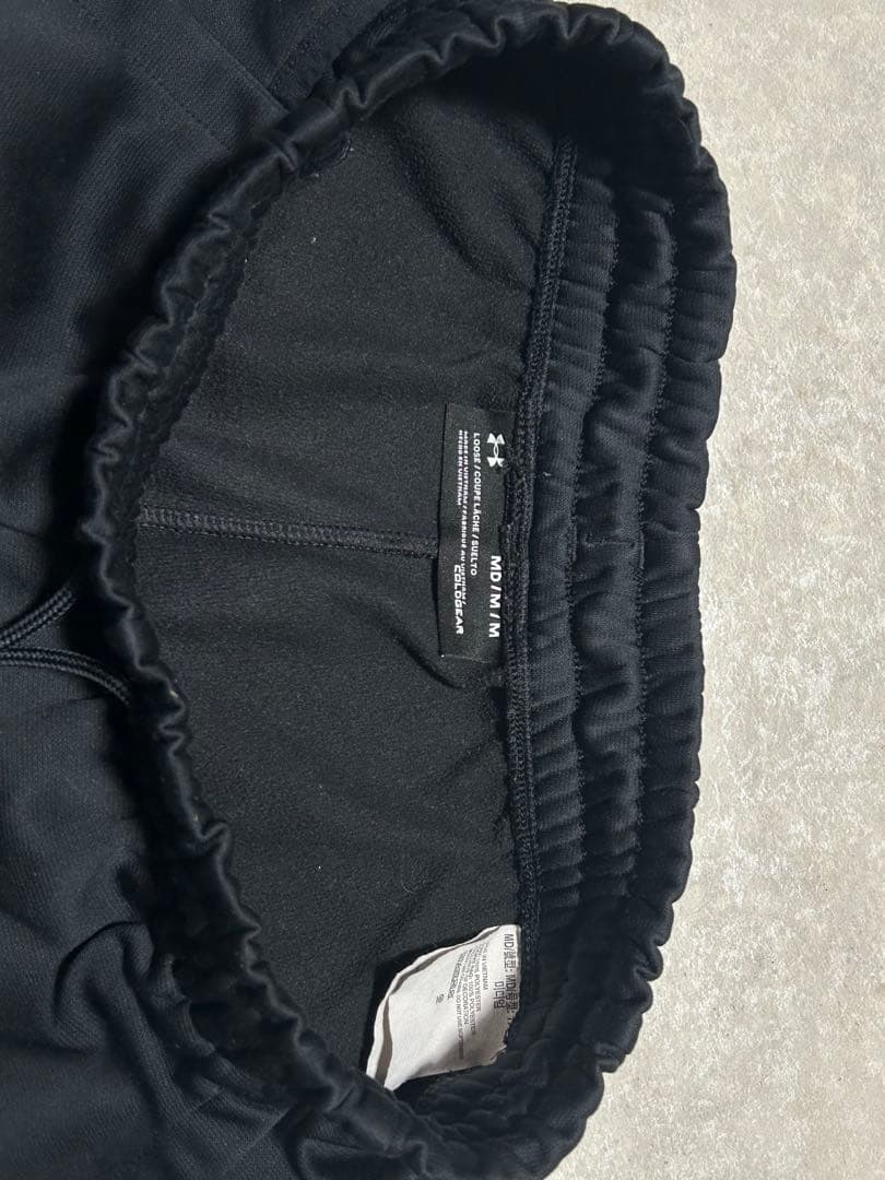 極美品 セットアップ アンダーアーマー ジャージ Mサイズ パーカー パンツ 黒