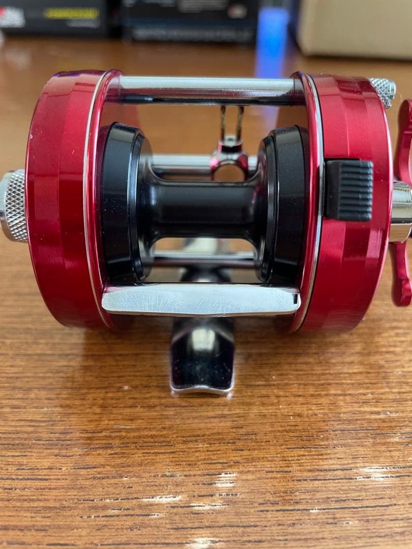 リール Abu Garcia 2500c Red