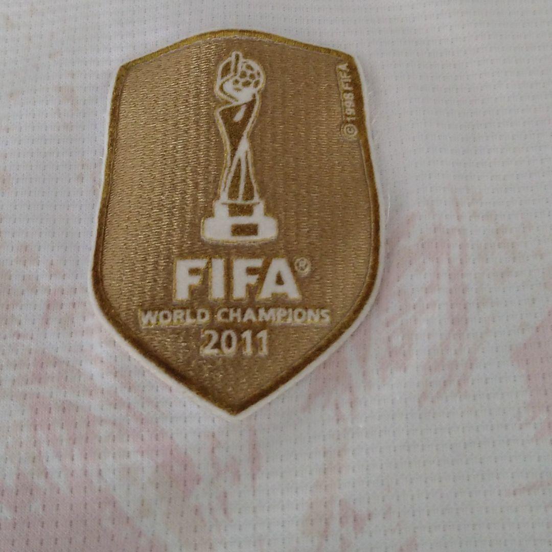なでしこJAPAN2011年ワールドカップ優勝ワッペン入りアウェイユニフォームＭ