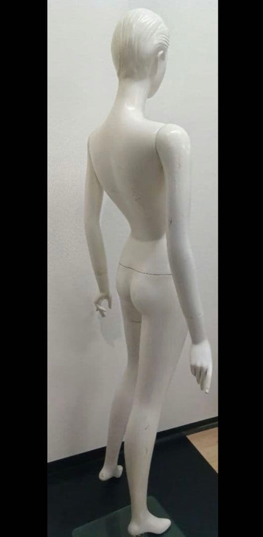 女性用ホワイトマネキン