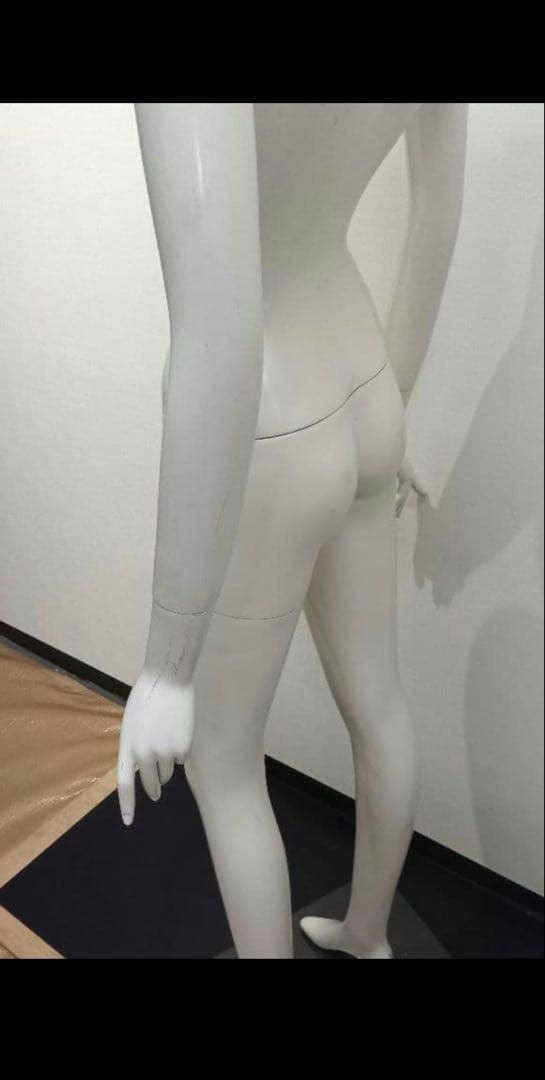 女性用ホワイトマネキン