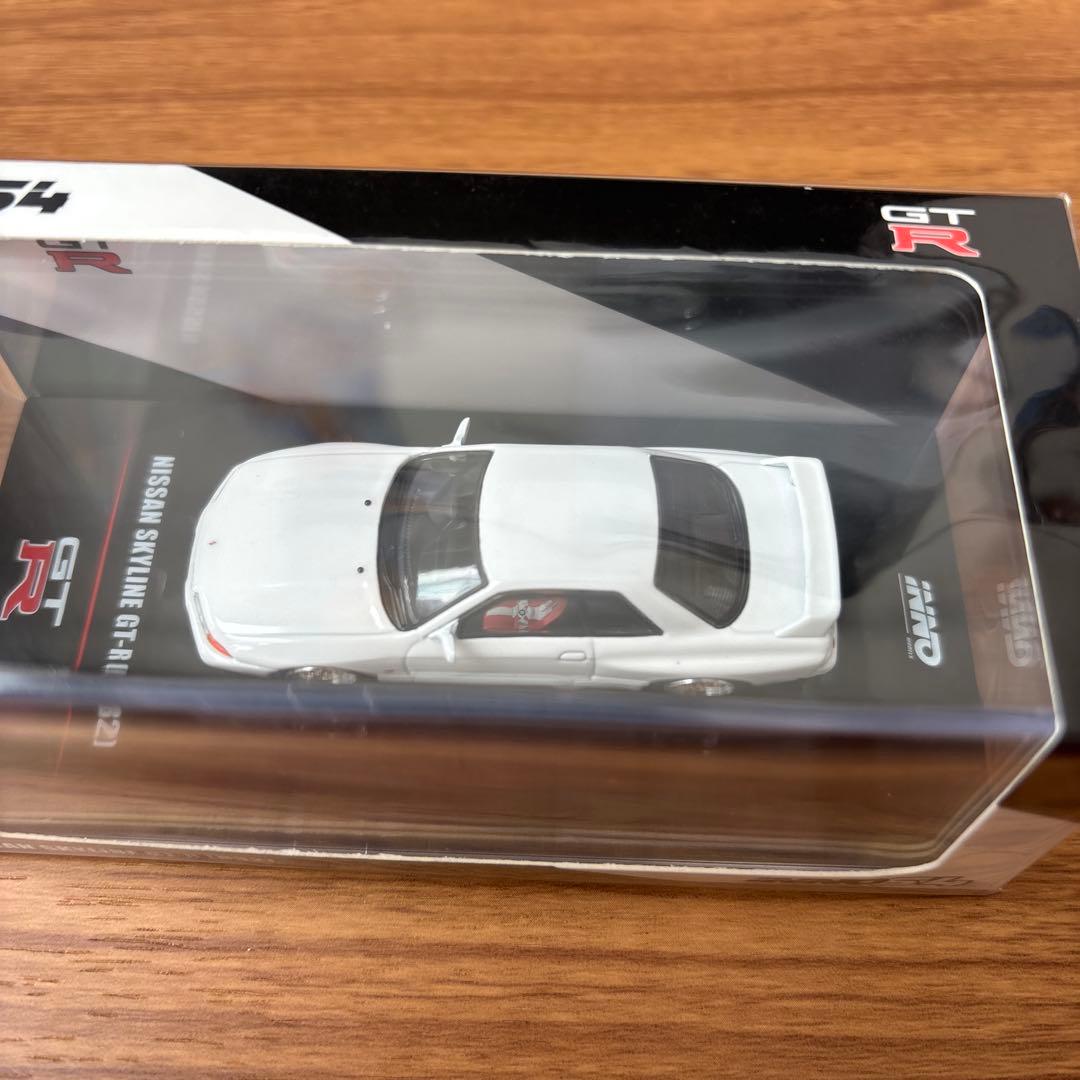 INNO64 スカイラインGT-R R32 クリスタルホワイト オプション付き