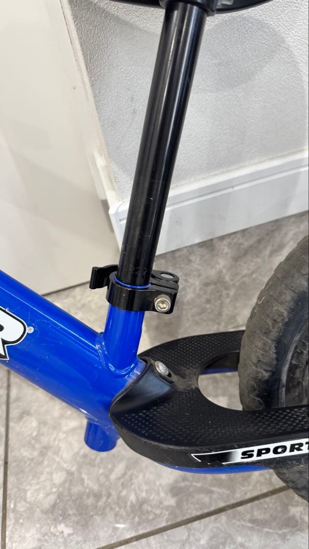 室内保管STRIDER スポーツバランスバイク 青