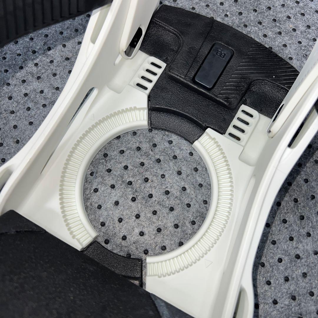 １回使用 BURTON Genesis サイズM ホワイト×ゴールド