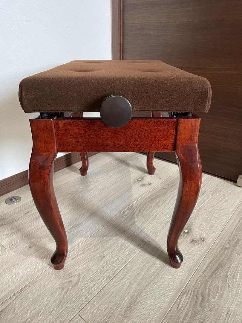 中古美品.ヤマハピアノ付属椅子木目猫脚.No50