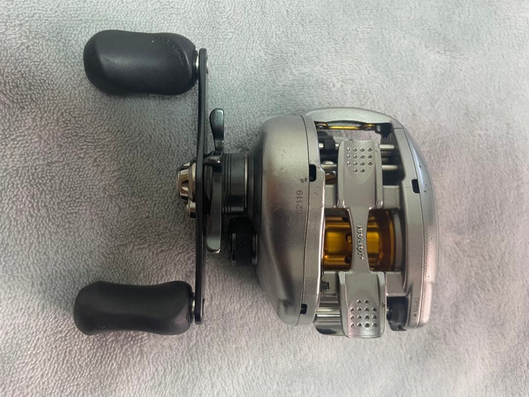 ☆ベイト6機出品☆メタニウムMG7 右巻き 本体のみ