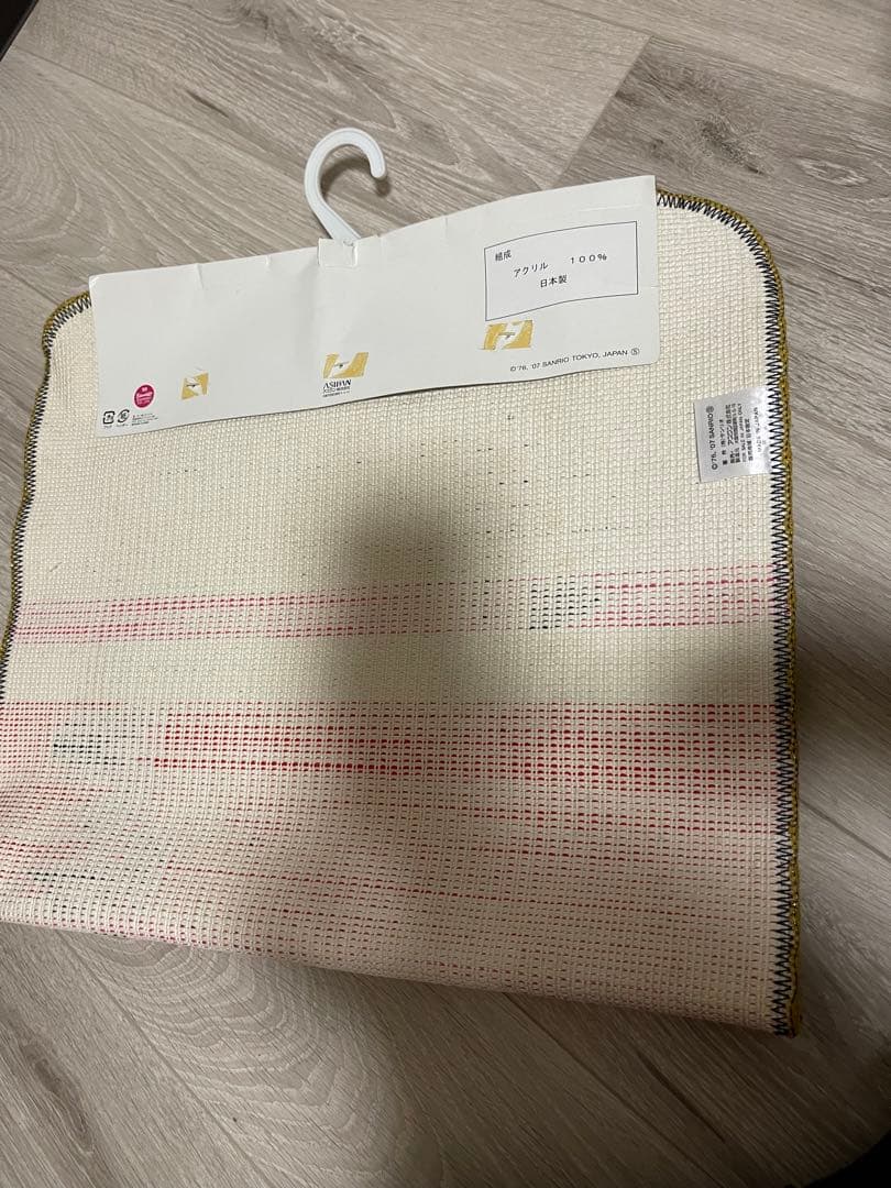 ハローキティ　悪魔　分厚めマット