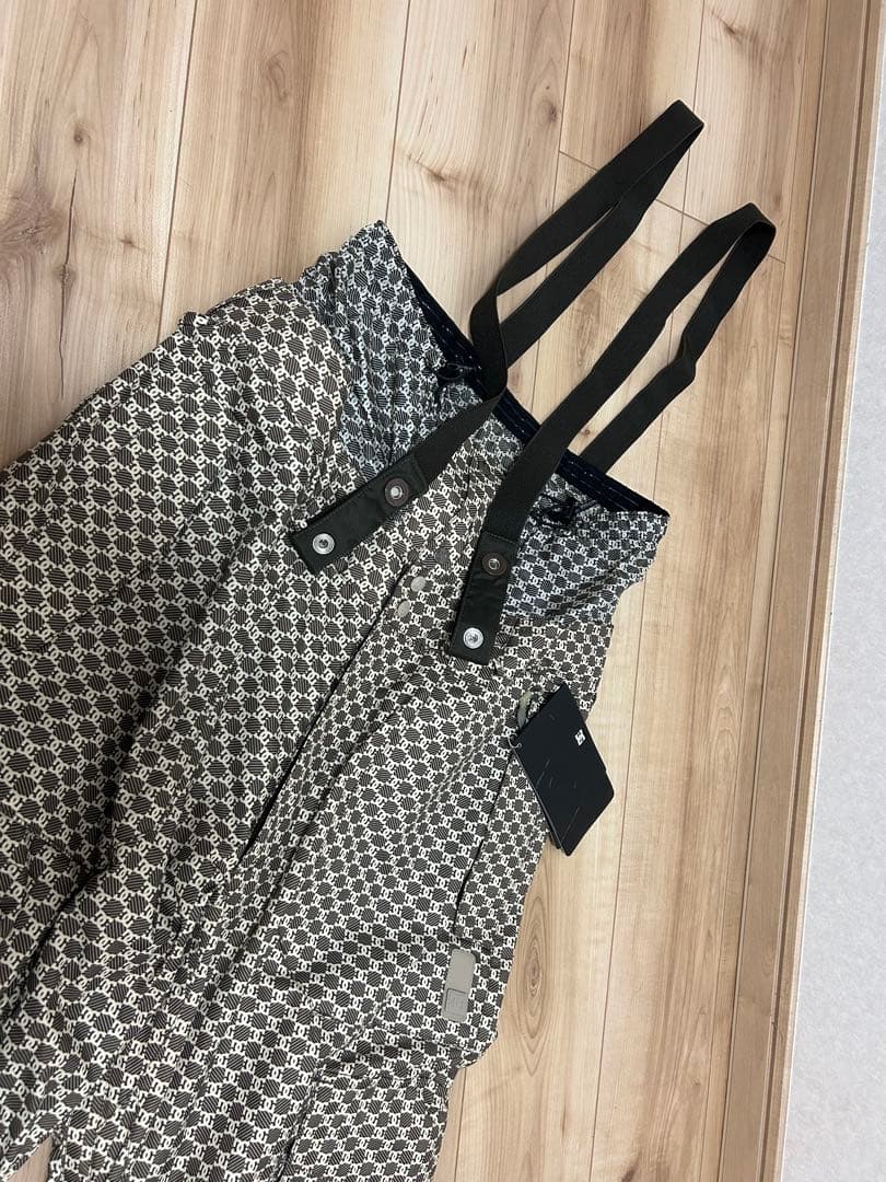 新品同様! DC SHOE スノーボードウェアー上下セット！