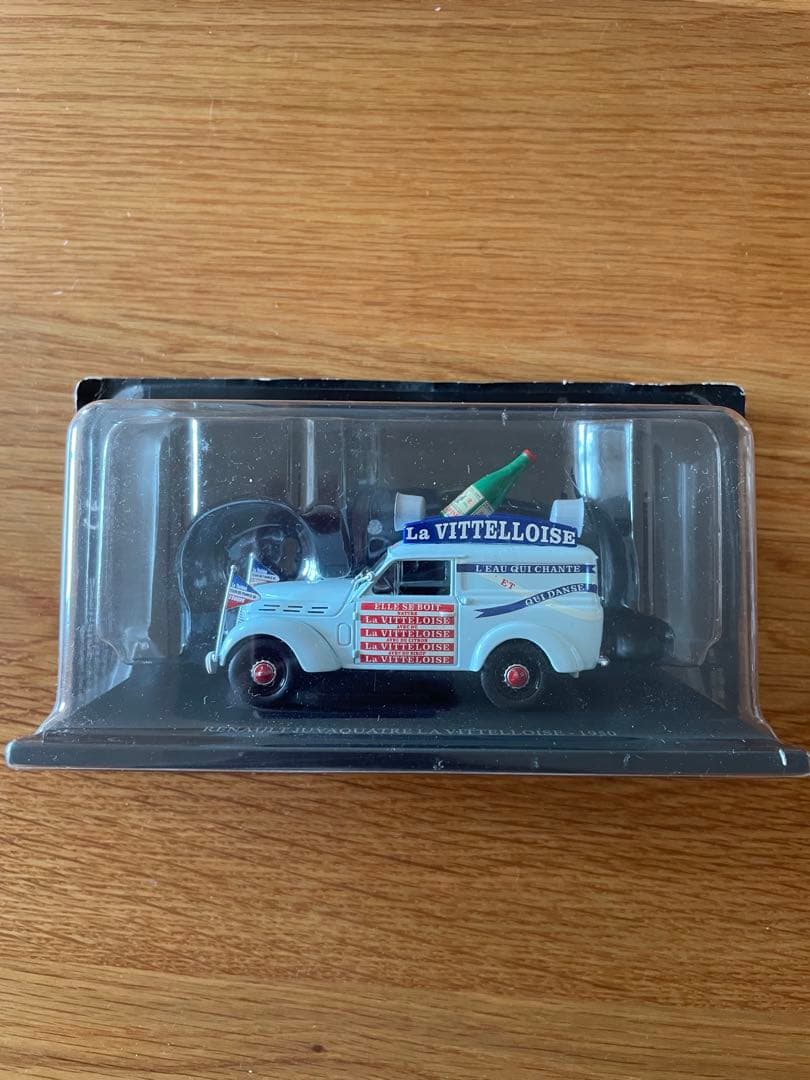 【ツールドフランス】Renault 1950年キャラバンカー　未開封フィギュア