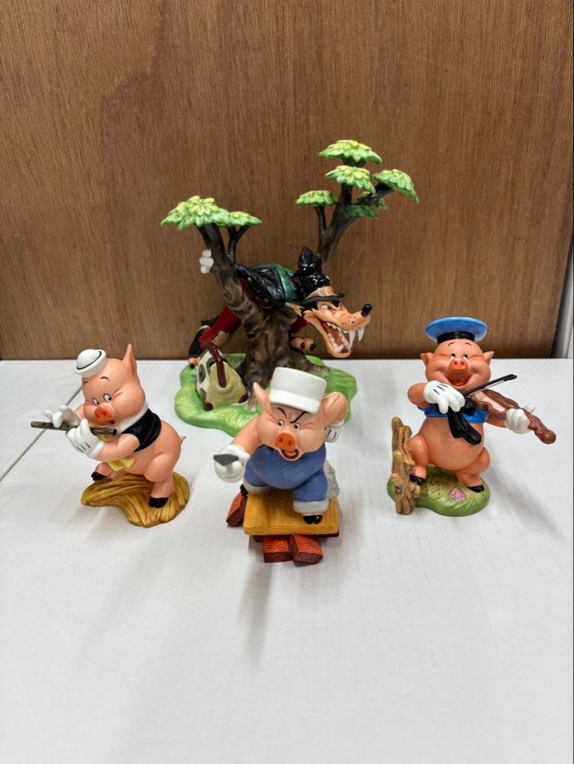 オオカミと三匹の子豚(赤頭巾) ディズニークラシックコレクション