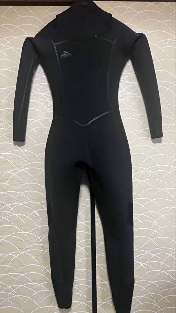 新品 Patagonia R3 ウィメンズ サイズ4 ウェットスーツ