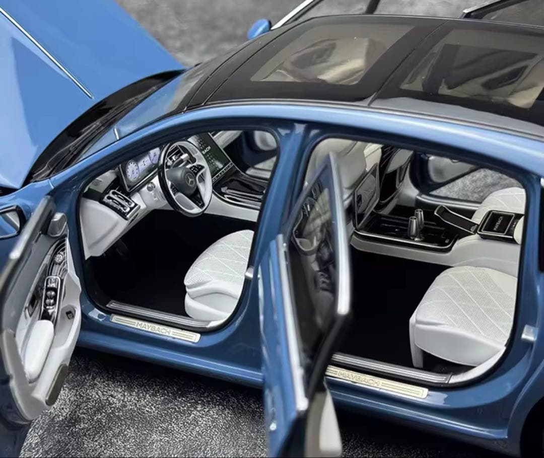 Mercedes-Maybach S-class 1/18スケールモデルミニカー