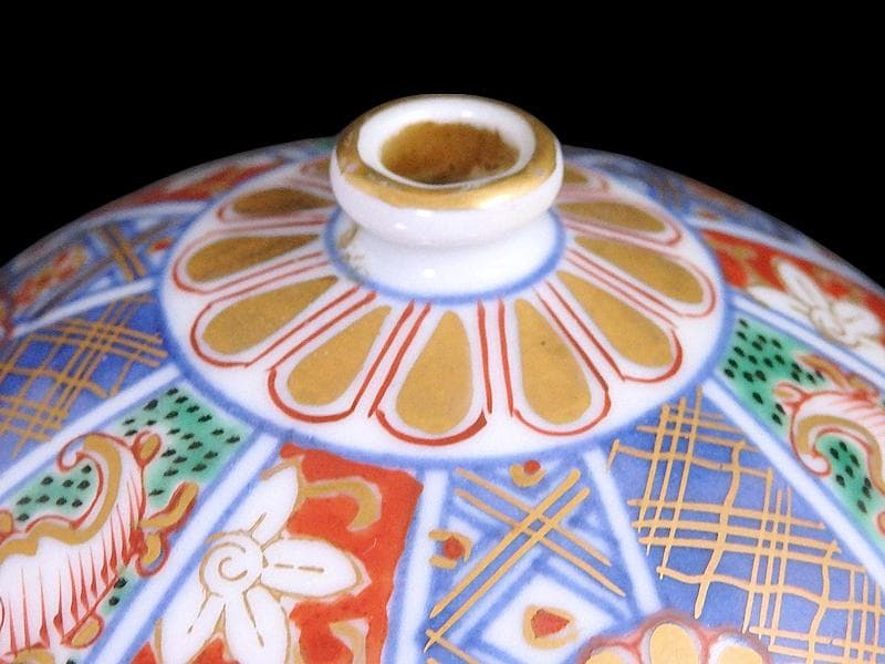 大聖寺伊万里　金襴手　割絵　十二葉菊紋に鉄線の図　油壷　N011AS-fbug