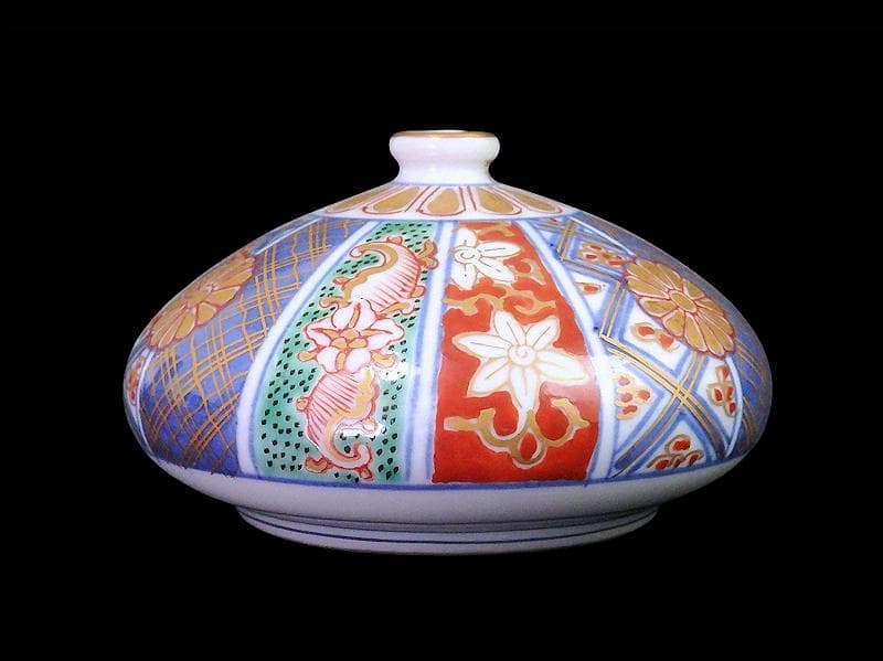 大聖寺伊万里　金襴手　割絵　十二葉菊紋に鉄線の図　油壷　N011AS-fbug