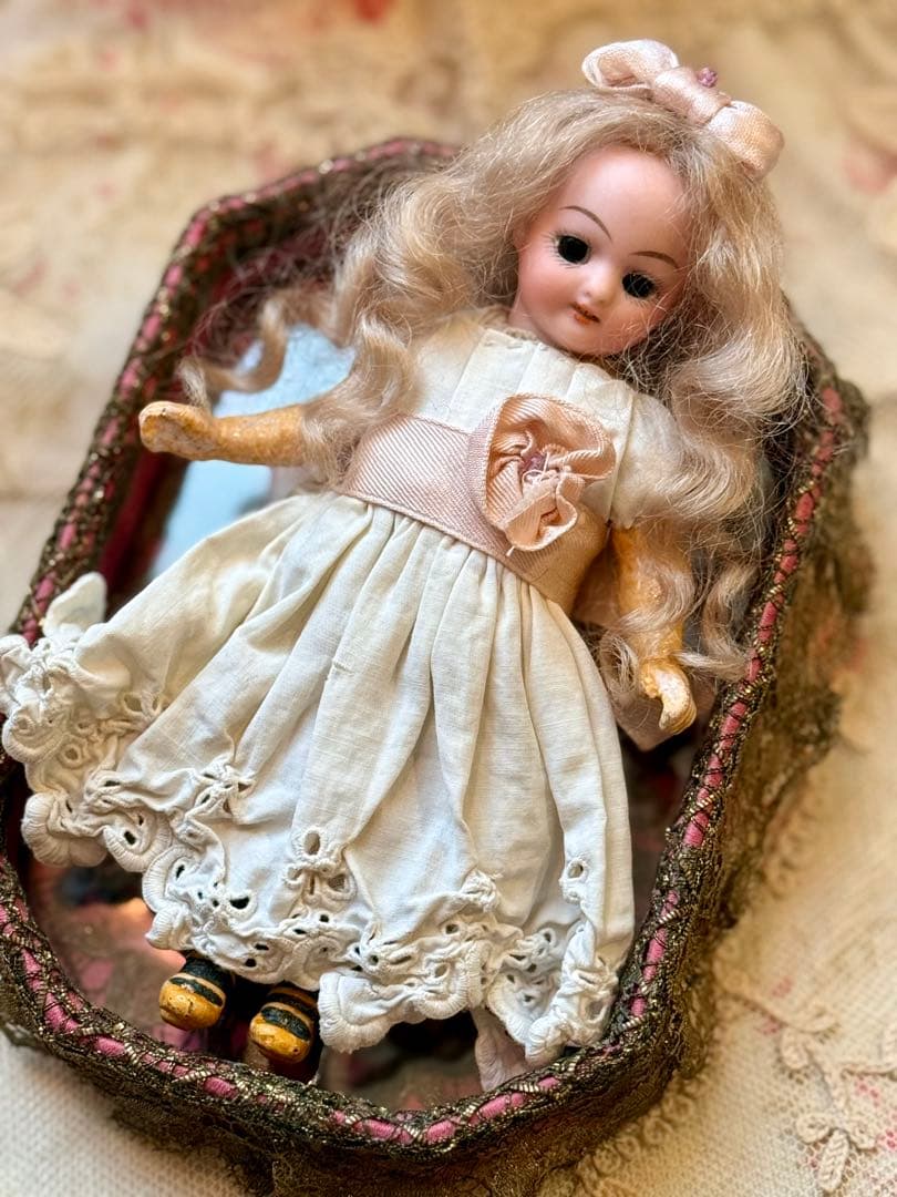 アンティーク　ミニョネット　ドール