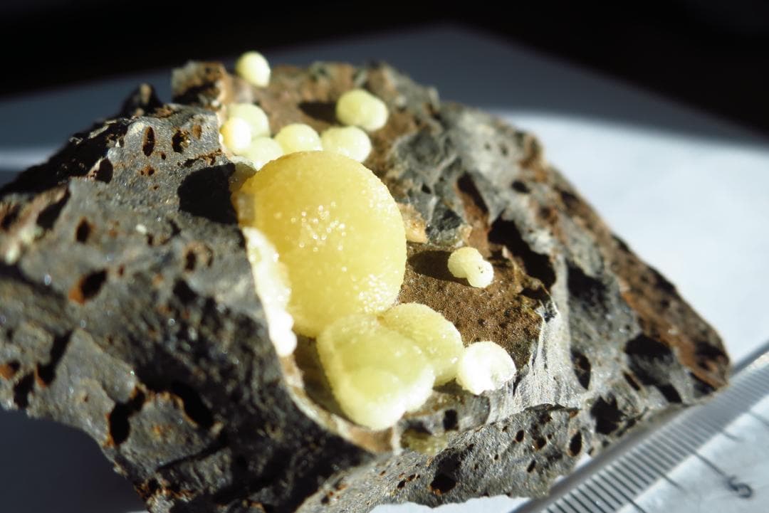 星々みたいな方解石　カルサイトイタリア産　鉱物標本