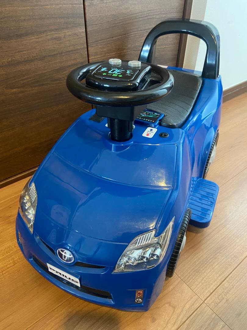 トヨタ プリウス　ハイブリッド 電動乗用おもちゃ 青