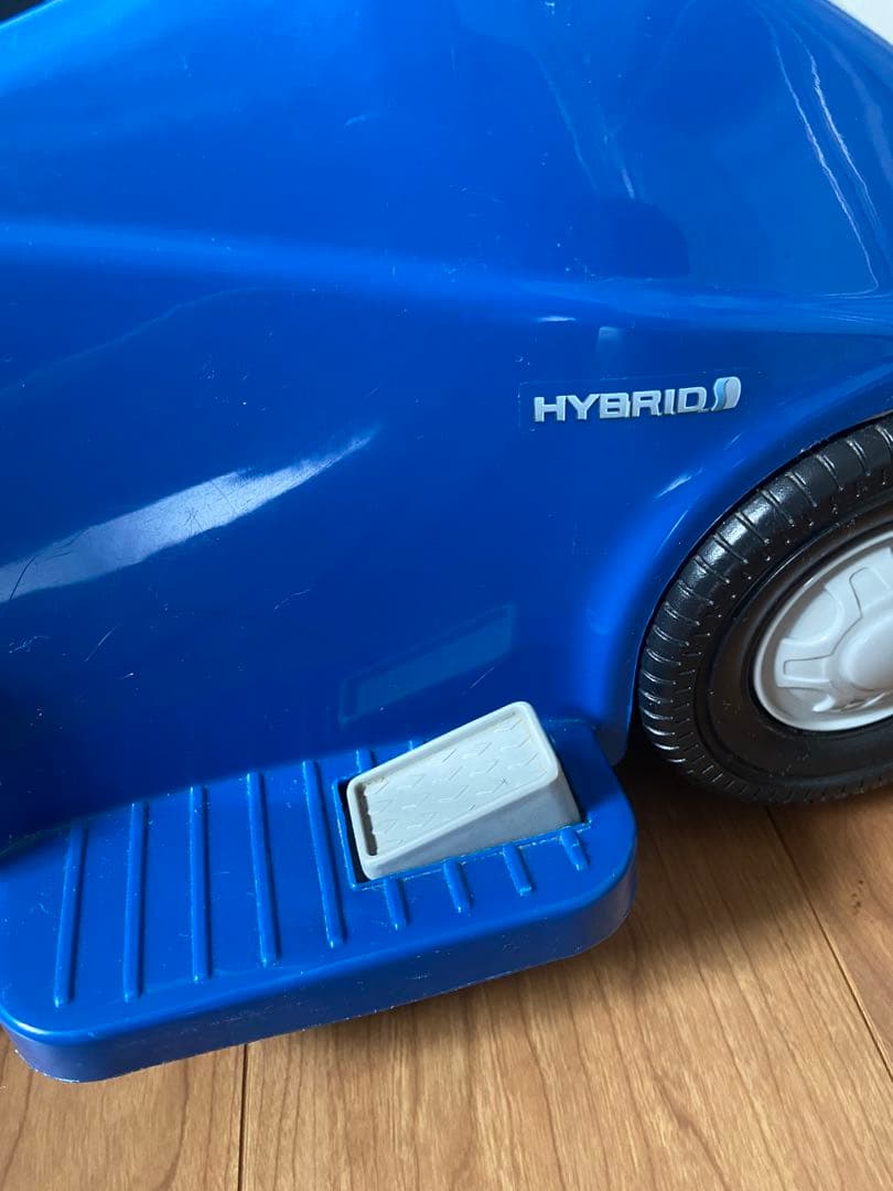 トヨタ プリウス　ハイブリッド 電動乗用おもちゃ 青