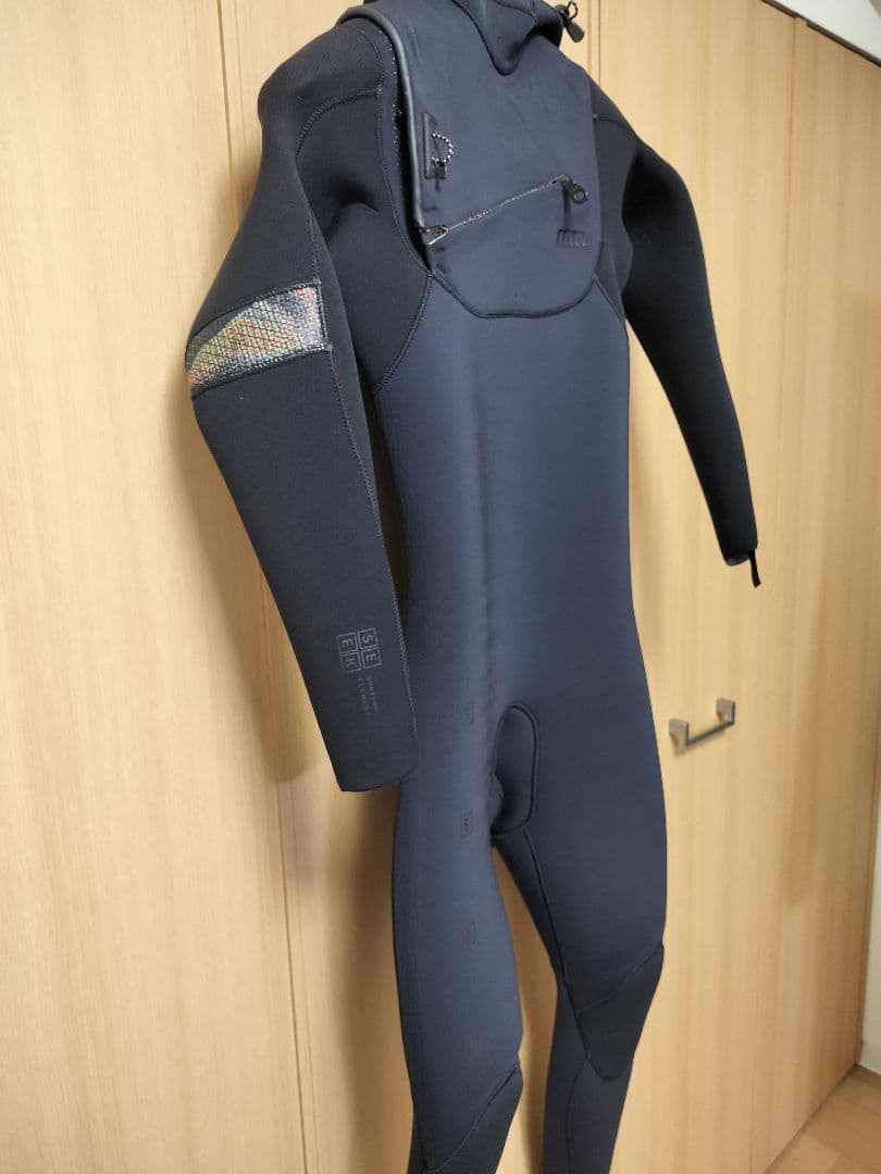 ION Seek Amp 6mm/5mm フード フロントジップ 　セミドライ