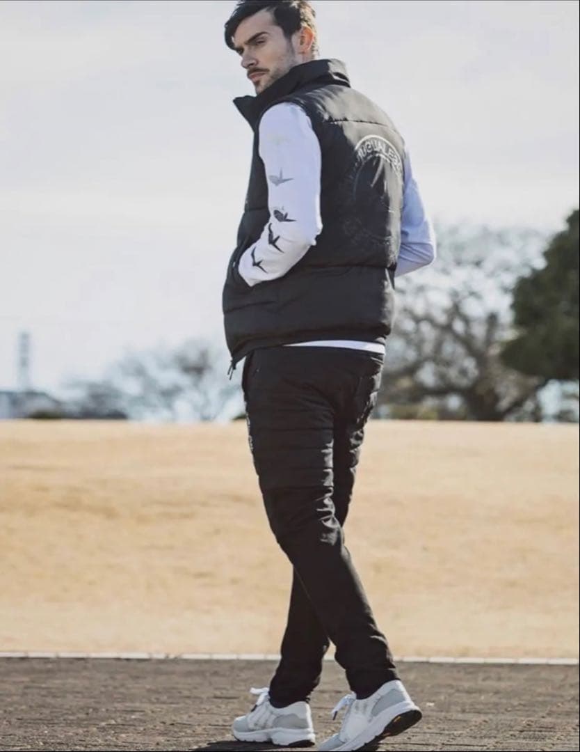 1PIU1UGUALE3 上下セットアップ　ベスト　暖パン