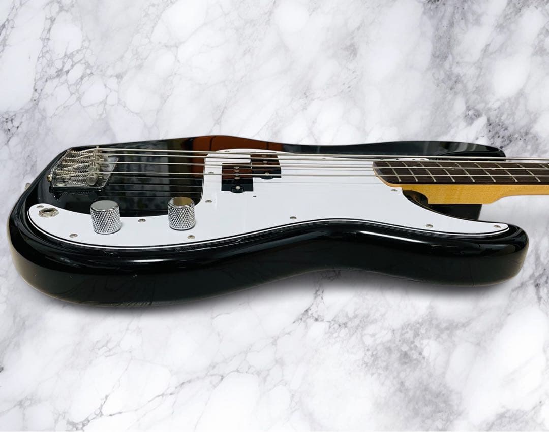 (美品) Fender Japan Precision Bass ブラック色