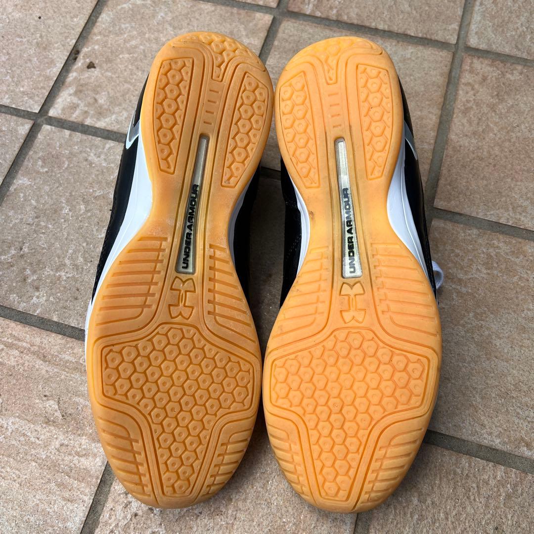 アンダーアーマーフリーリー白／黒