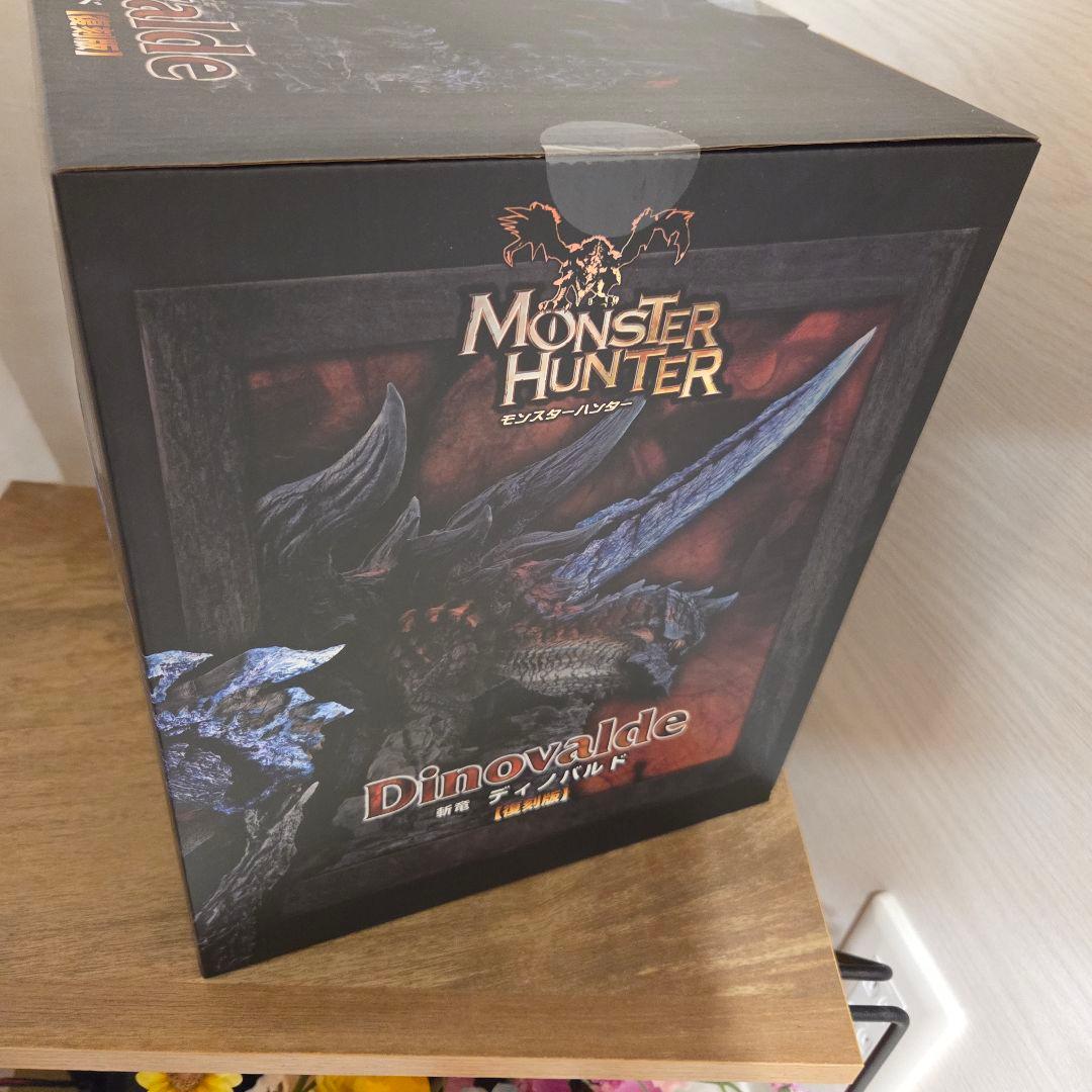 【新品、未開封】クリエイターズモデル　ディノバルド 復刻版 フィギュア