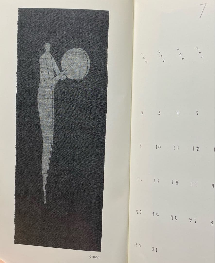 望月通陽　草木染めタペストリー　「奏でる器」からー　「バンドネオン」